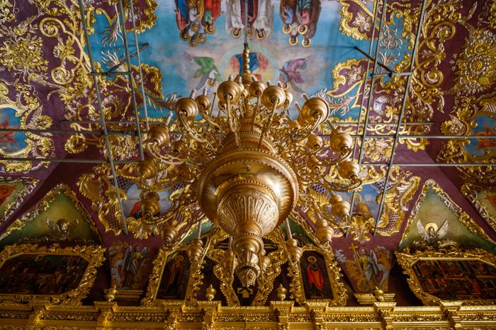 Солнечная Свято-Троицкая Сергиева лавра