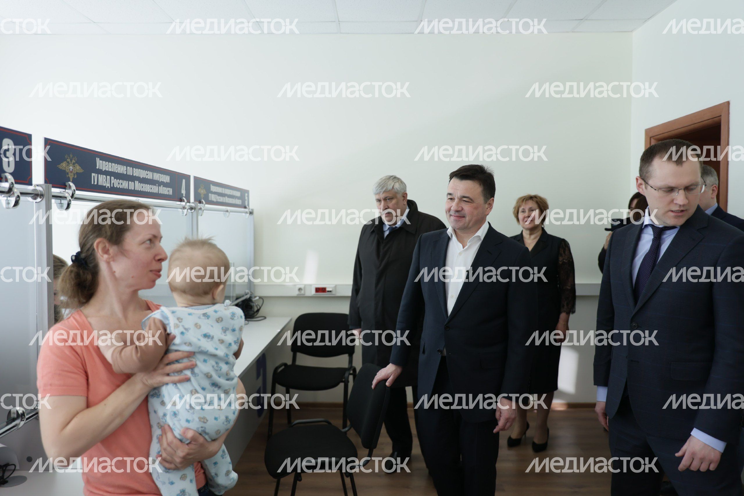 Проверка губернатором Подмосковья работы Консультационного центра по вопросам гражданства