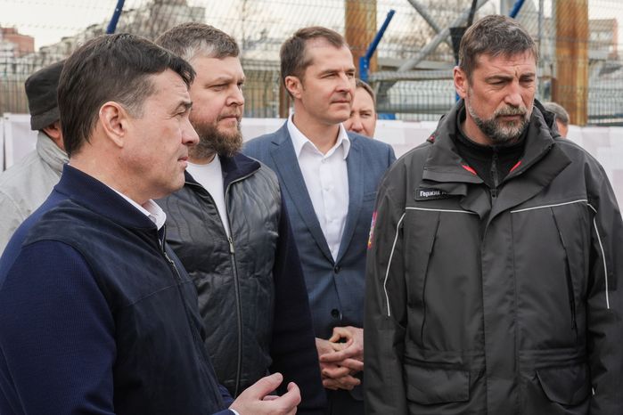 Проверка строительства пешеходного перехода в Люберцах Губернатором Подмосковья