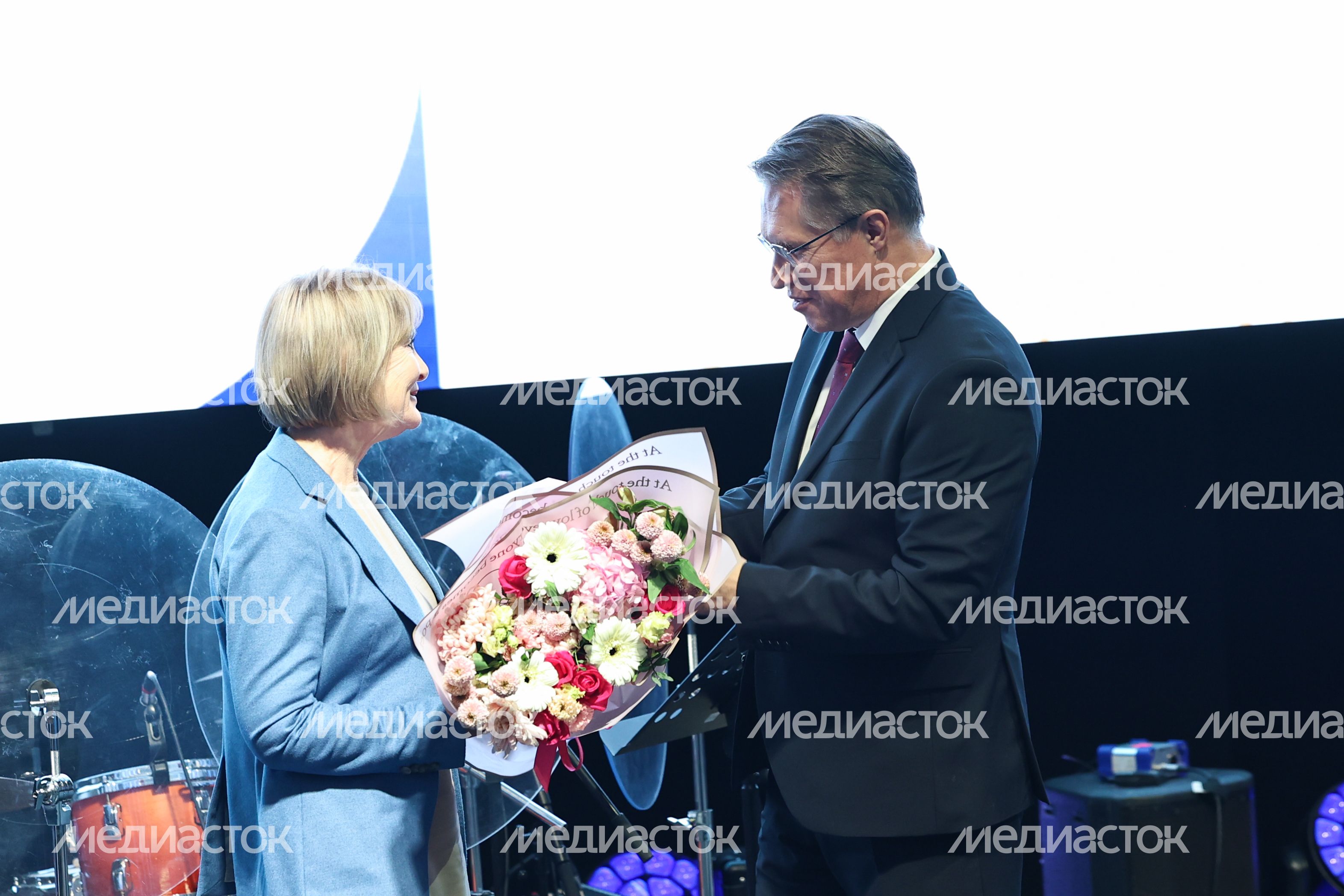 Михаил Мурашко поздравил коллектив МОНИКИ с юбилеем Михаил Мурашко поздравил коллектив МОНИКИ с юбилеем
