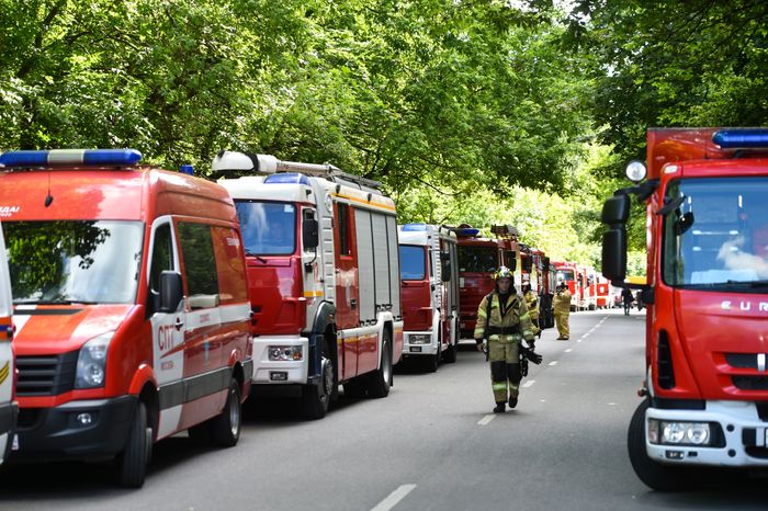 Кадры с места взрыва в доме на улице Проходчиков в Москве