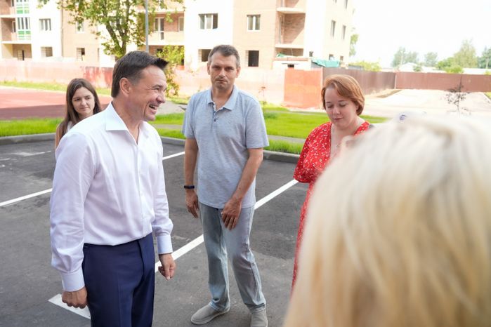 Андрей Воробьев проверил реализацию программы расселения аварийного жилья в Дубне