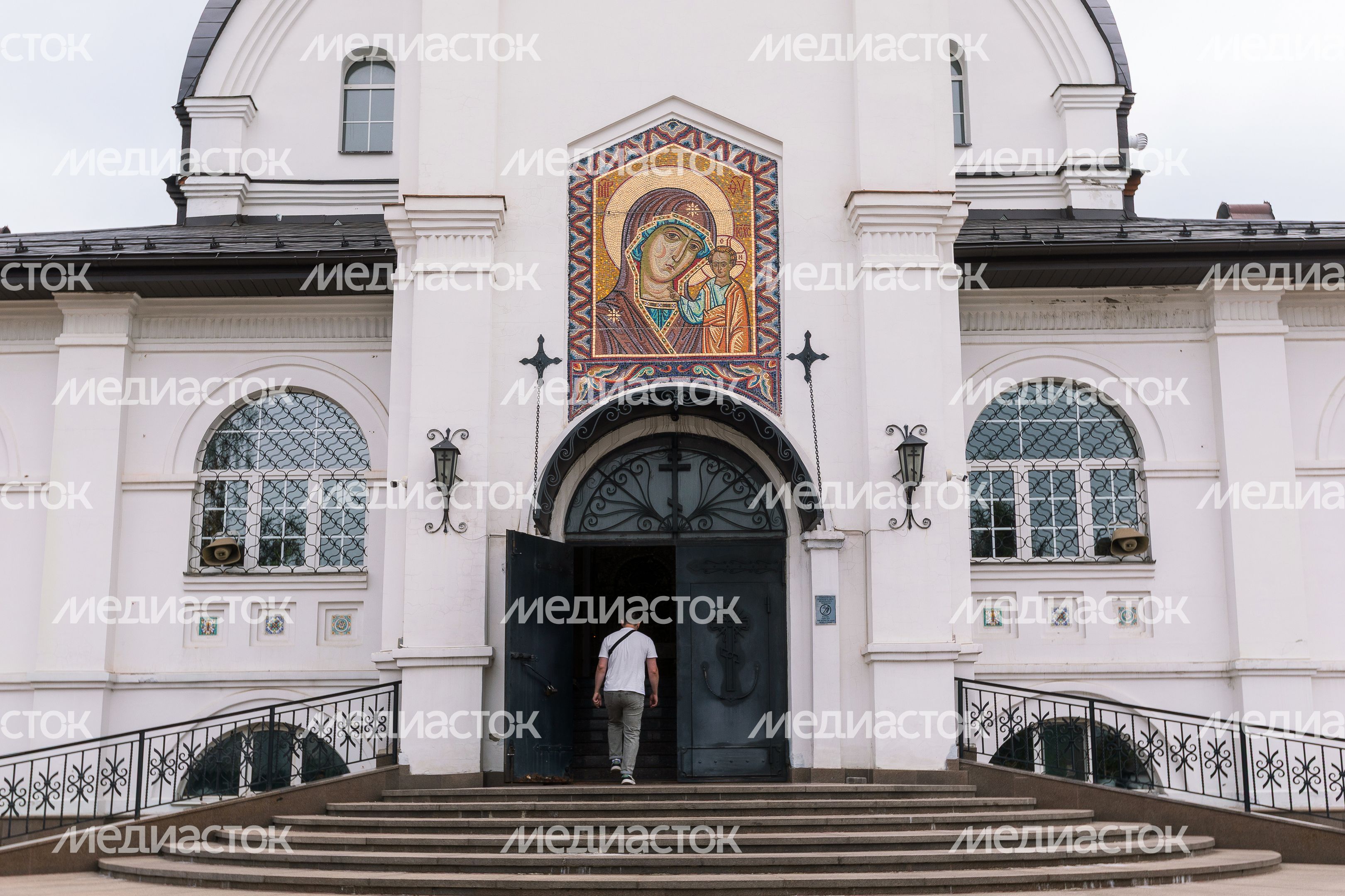Храм Казанской иконы Божией Матери в Центральном городском парке Реутова Храм Казанской иконы Божией Матери в Центральном городском парке Реутова