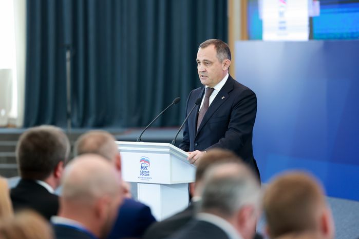 На форуме выступил председатель Мособлдумы, секретарь подмосковной "Единой России" Игорь Брынцалов