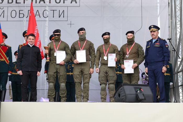 Андрей Воробьев вручил призы победителям III "Кубка Победы" по армейскому тактико-стрелковому многоборью
