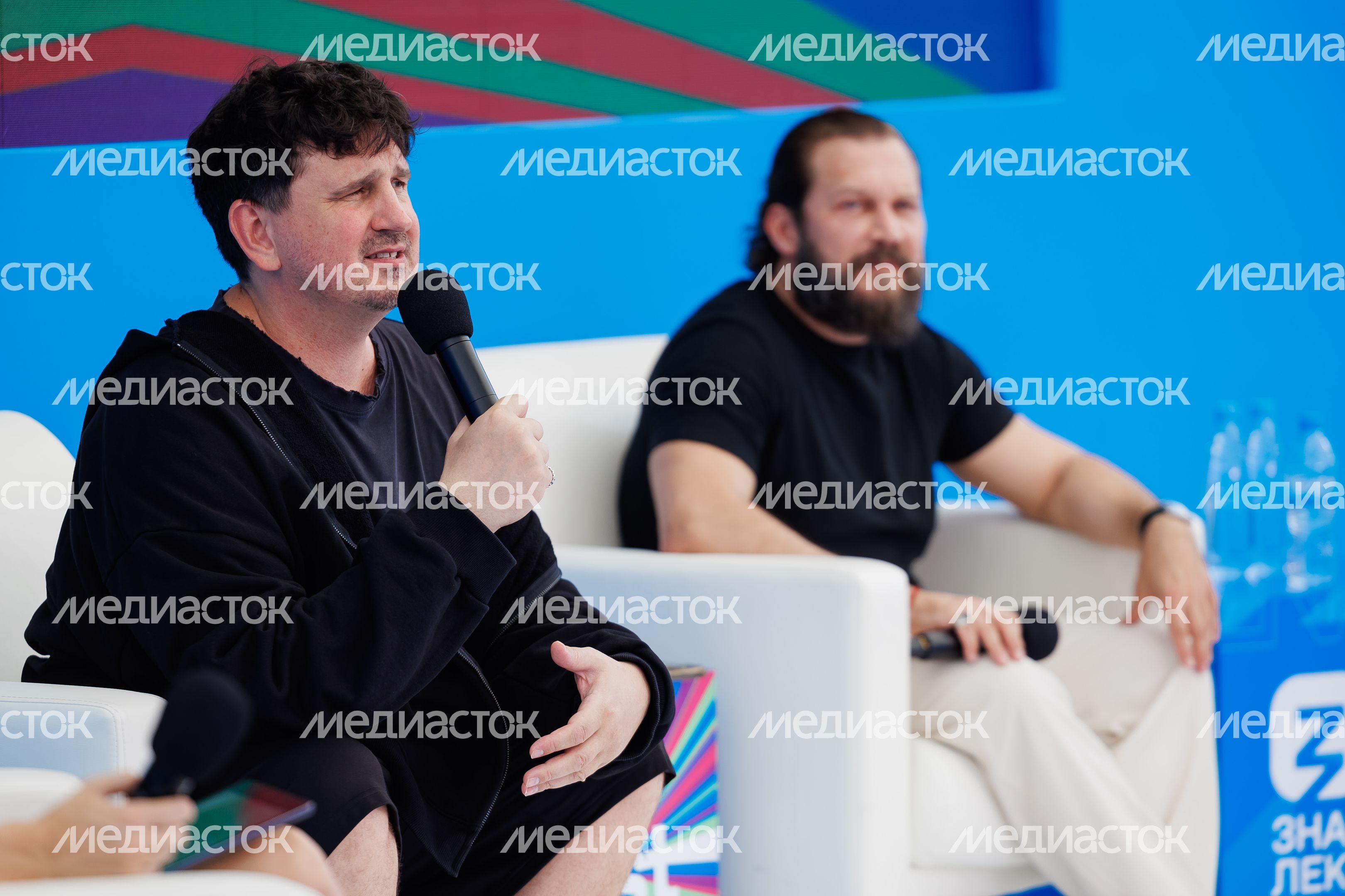 Артем Кривда и Петр Аксенов на VK Fest -2024 Артем Кривда и Петр Аксенов на VK Fest -2024
