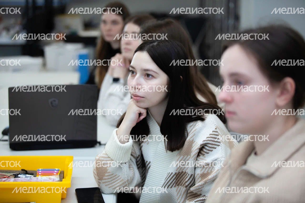 Студенты Подмосковных университетов и колледжа освоили работу на современном оборудовании