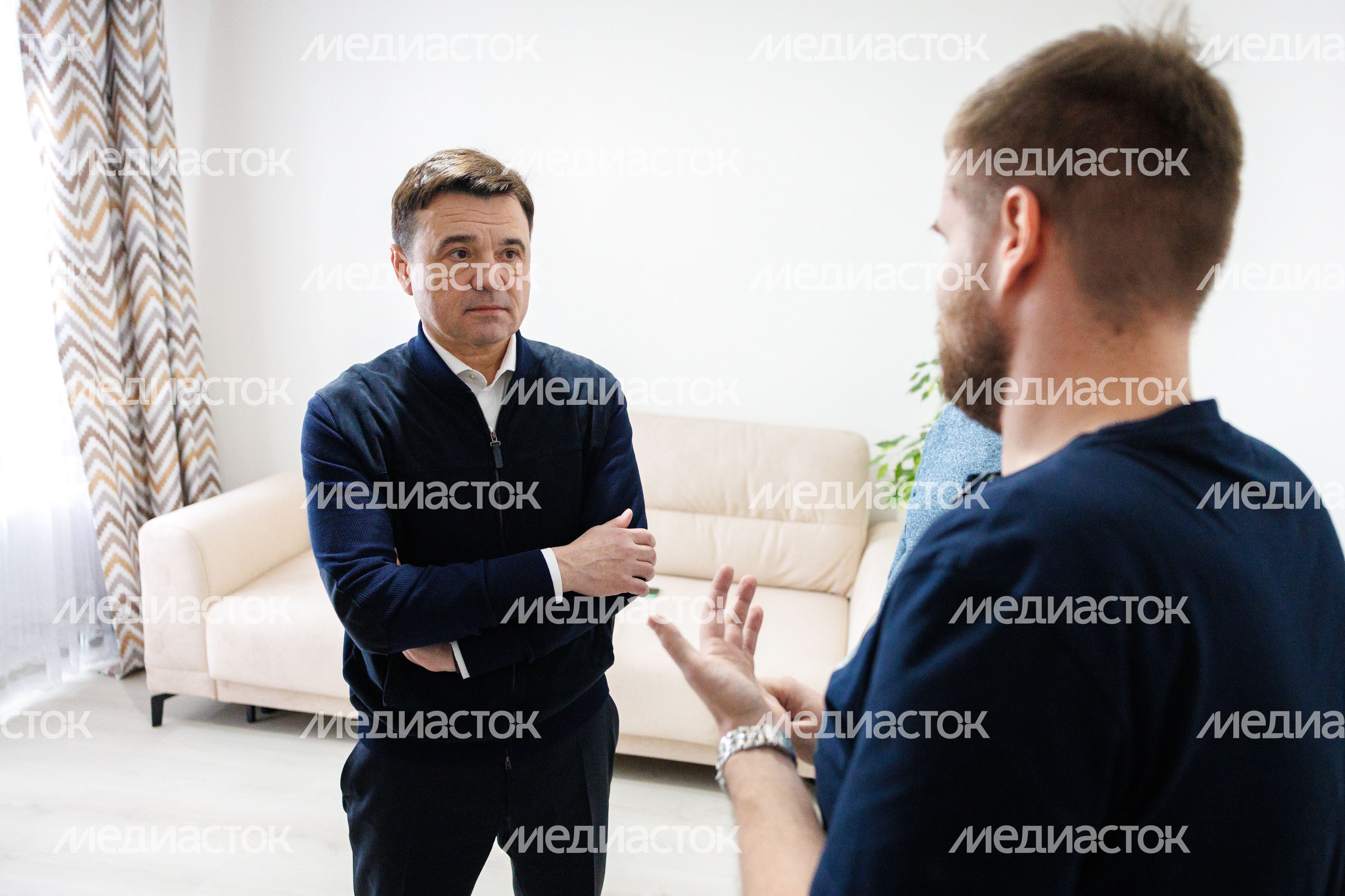 Андрей Воробьев навестил переселенцев из аварийного жилья в Сергиевом Посаде Андрей Воробьев навестил переселенцев из аварийного жилья в Сергиевом Посаде