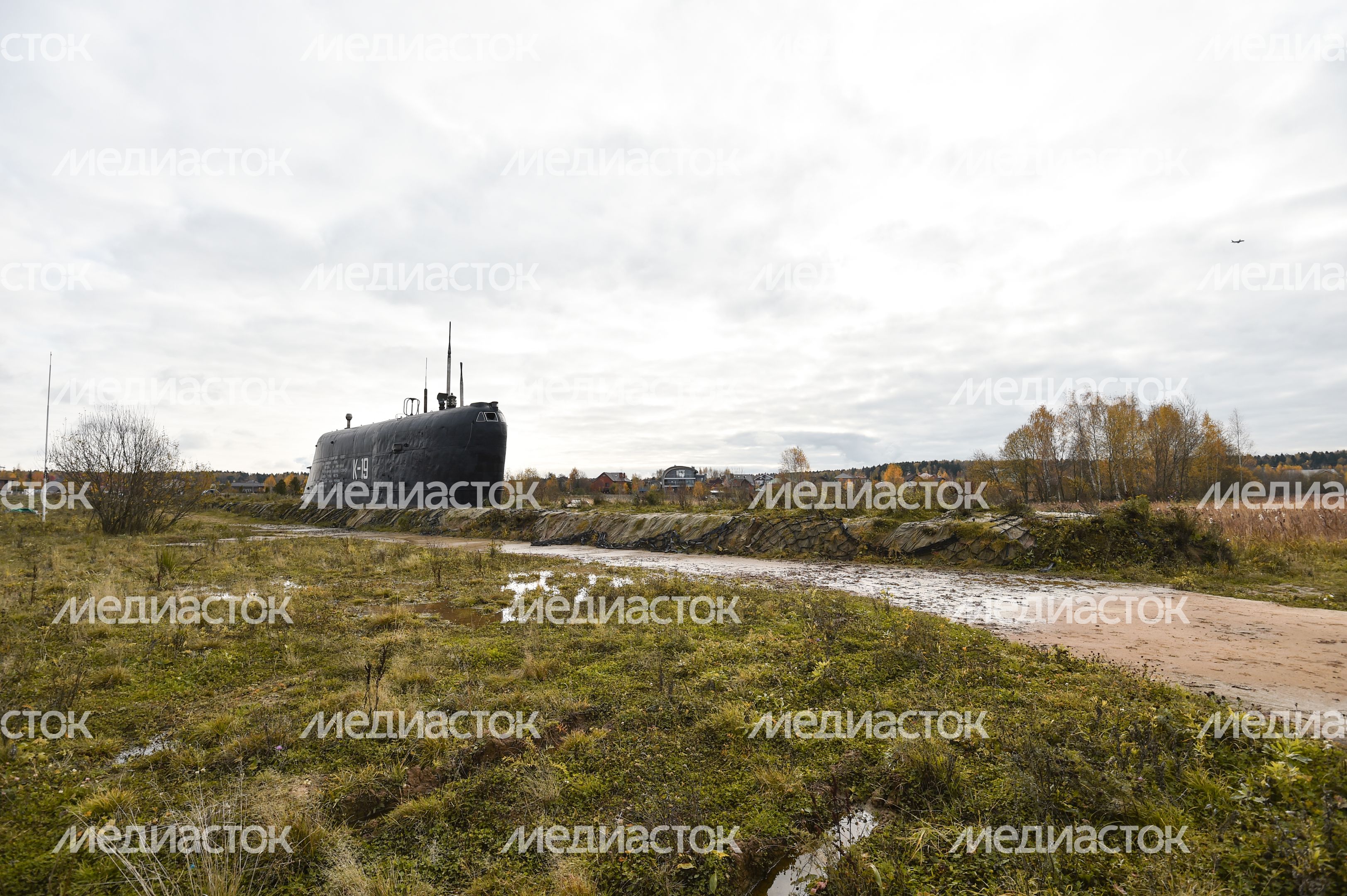 Памятник подводной лодке К-19 и виды села Никульское