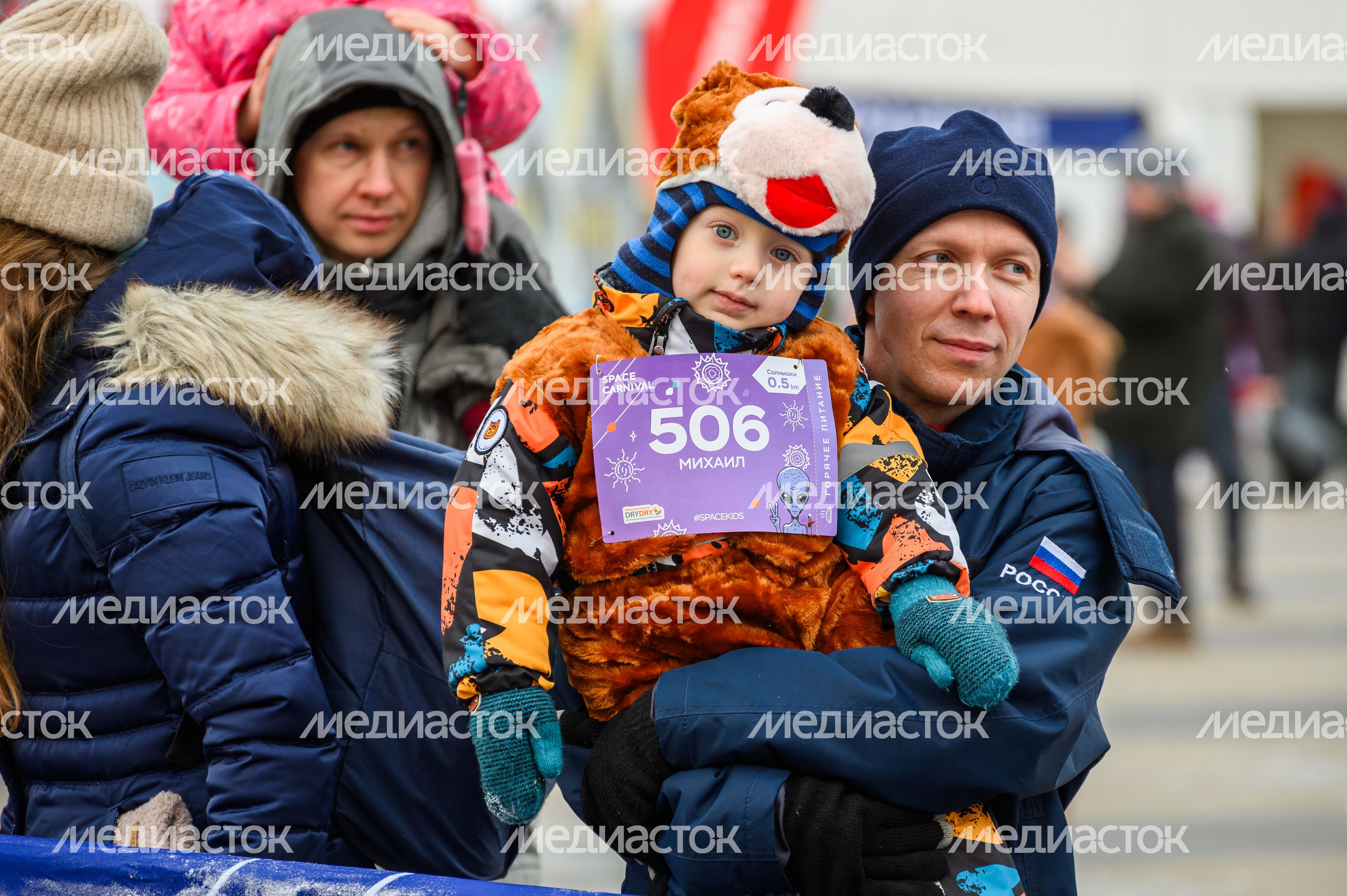Новогодний забег в карнавальных костюмах Space Carnival 2024 в Королеве