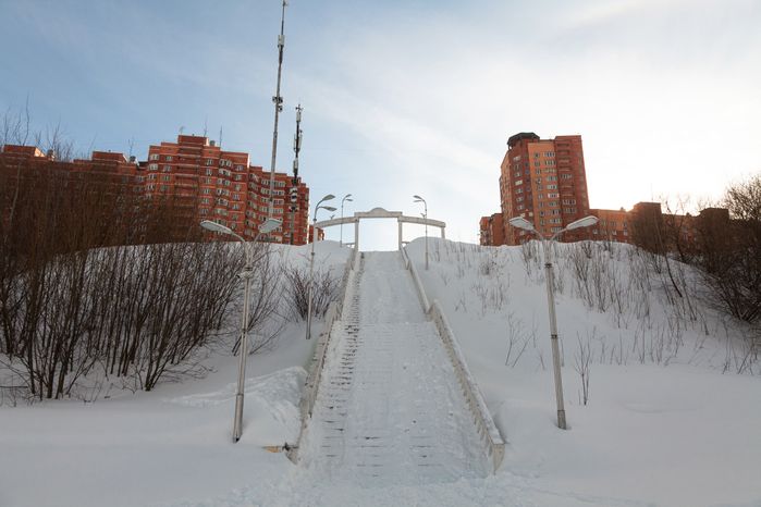 Прогулка по снегу Дзержинского карьера зимой