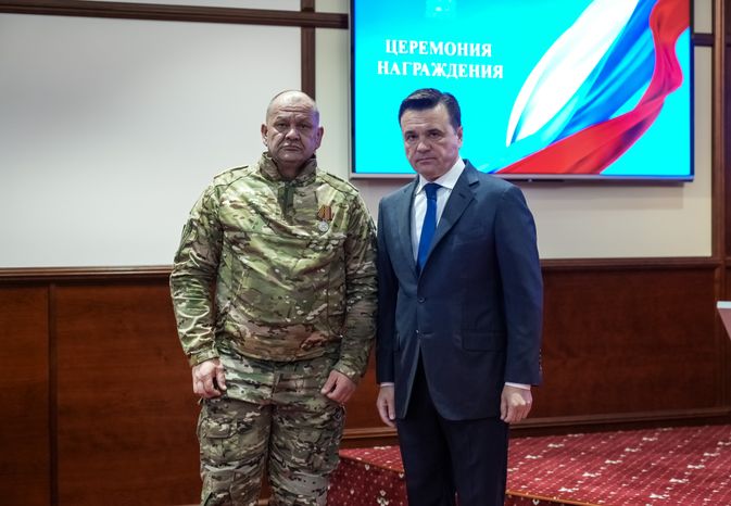 Андрей Воробьев вручил награды бойцам подразделений БАРС