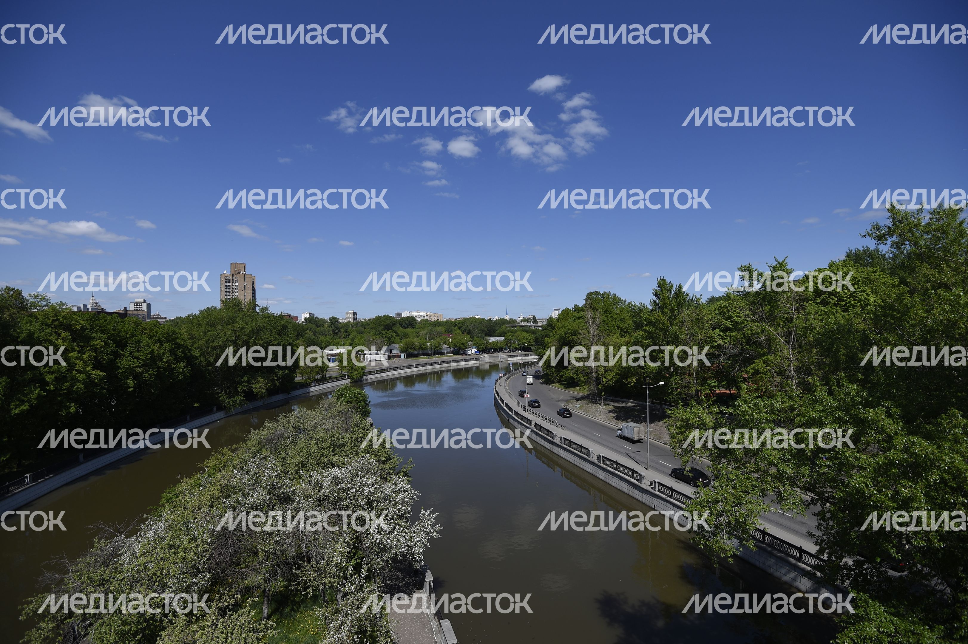 «Мосводосток» проверил гидроузел на реке Яуза в Москве