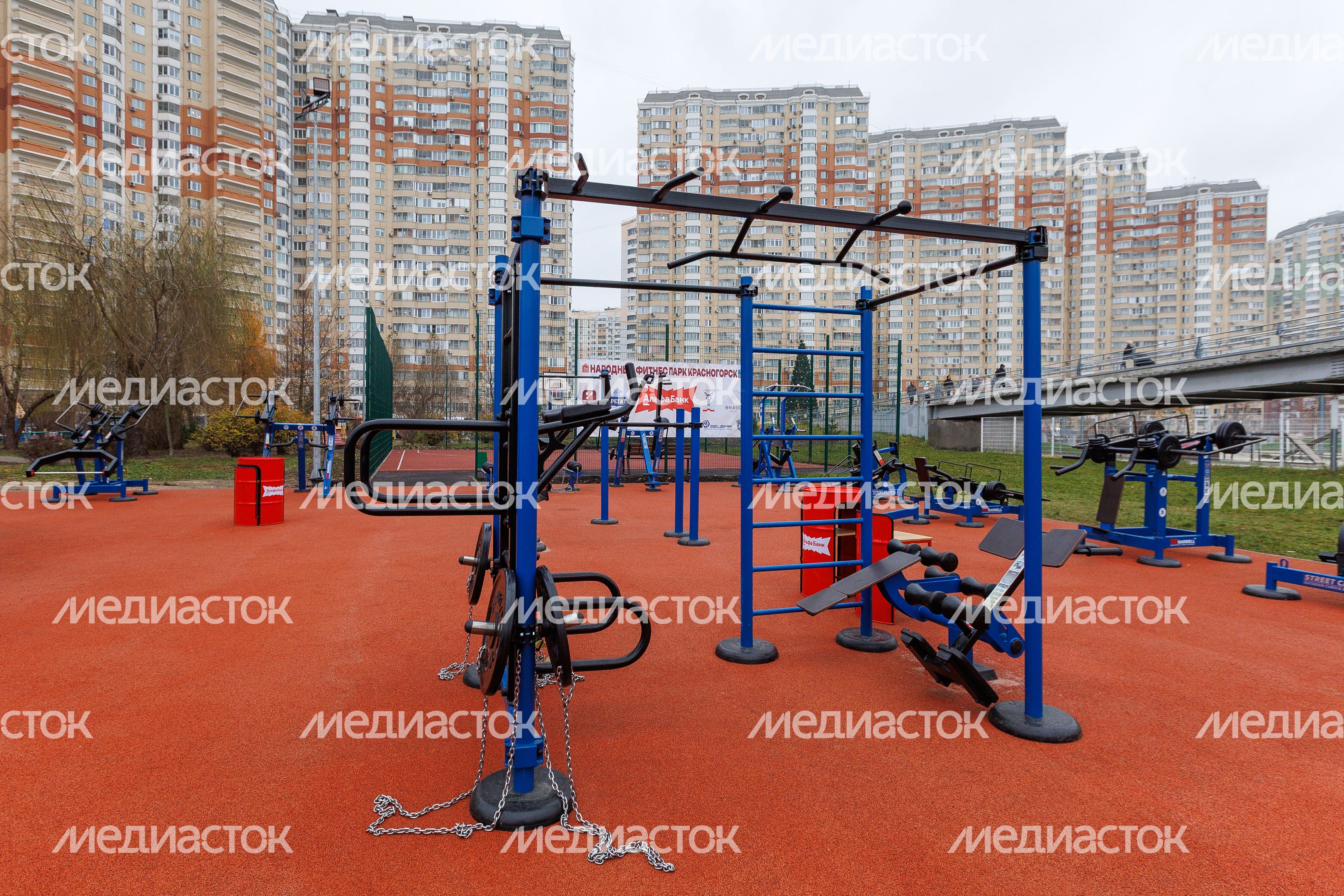 Народная фитнес-площадка на набережной микрорайона Павшинская пойма в Красногорске Народная фитнес-площадка на набережной микрорайона Павшинская пойма в Красногорске