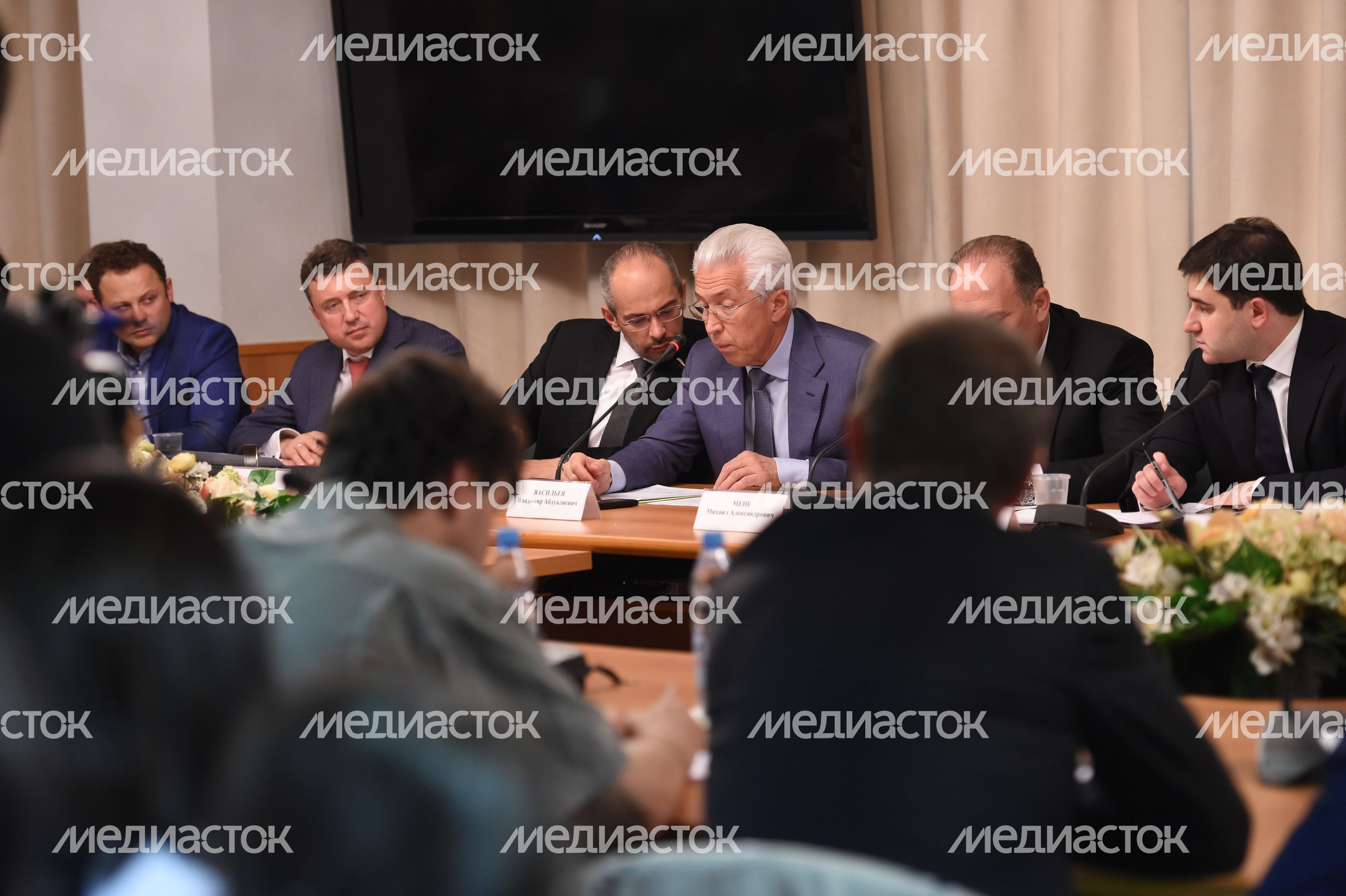 Властей Подмосковья попросили согласовать с дольщиками дорожную карту по решению проблем Властей Подмосковья попросили согласовать с дольщиками дорожную карту по решению проблем