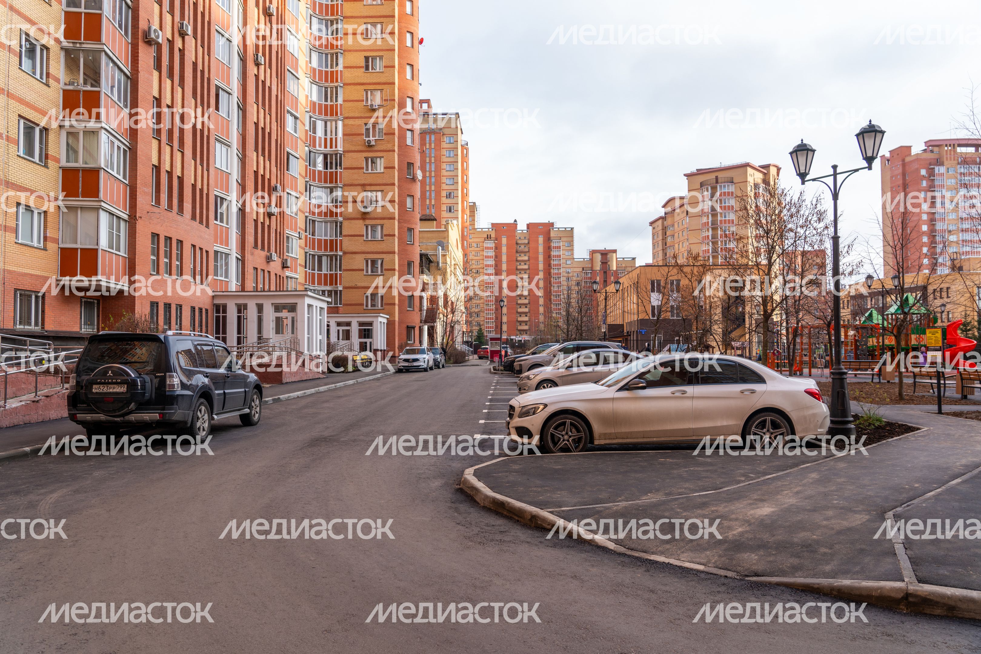 Благоустройство двора в поселке ВНИИССОК на улице Дениса Давыдова Одинцовского округа Благоустройство двора в поселке ВНИИССОК на улице Дениса Давыдова Одинцовского округа
