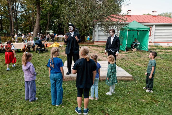Развлечения для детей на фестивале «Таксы Чехова» в Мелихово округа Чехов