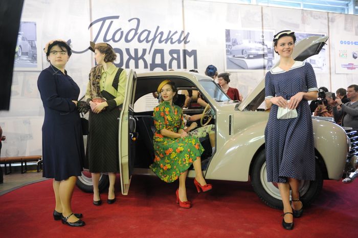 Выставка старинных автомобилей «Олдтаймер-Галерея» в парке Сокольники