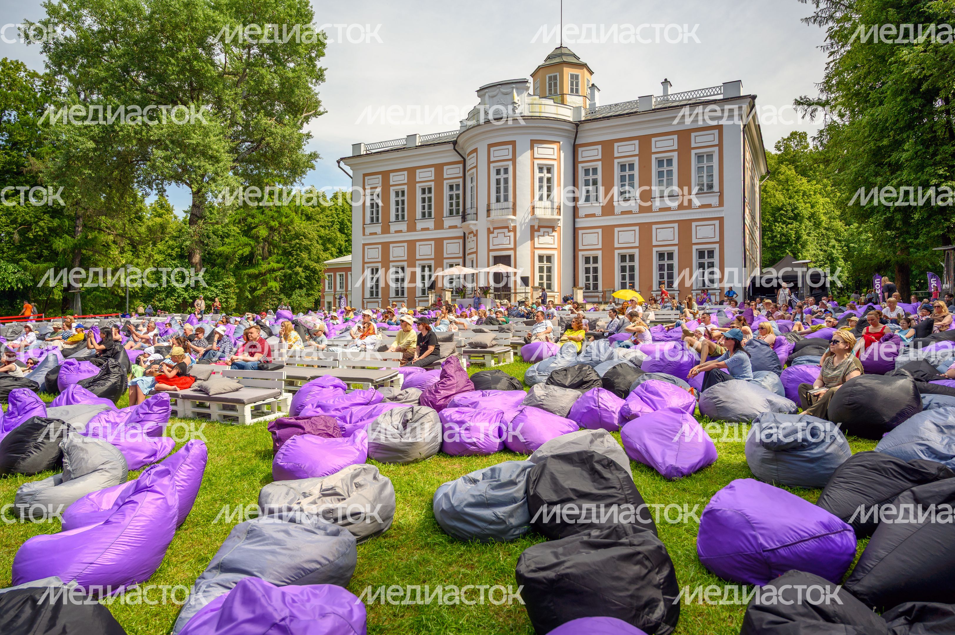 Спектакль «Лукоморье» по сказкам А. Пушкина на Литературном фестивале «Проект: Поэт» в усадьбе Вяземы