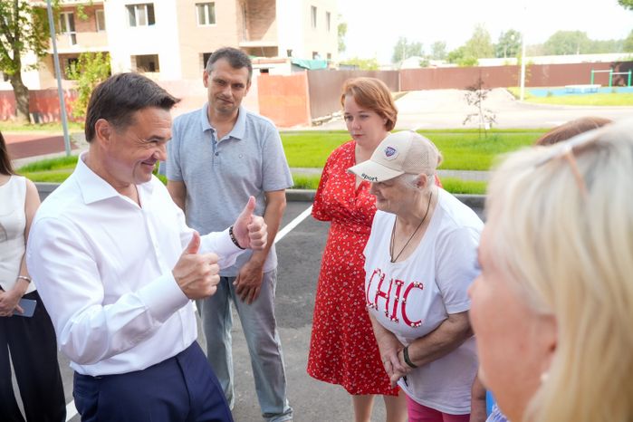 Андрей Воробьев проверил реализацию программы расселения аварийного жилья в Дубне
