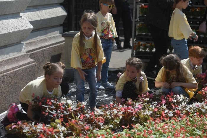 Юбилейный фестиваль цветов в ГУМе в Москве