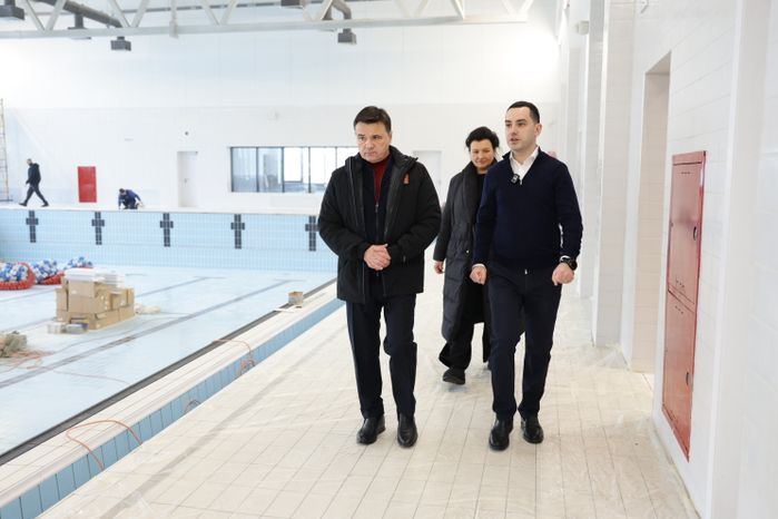 Андрей Воробьев проверил ход строительства ФОК в лобненском мкрн. Катюшки
