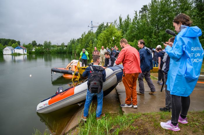 Тренировка космонавтов по действиям после посадки на воду в Ногинске