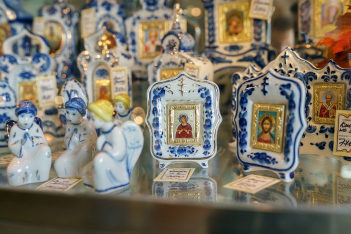 Гжельская фарфоровая мануфактура "Галактика и компания" в Раменском округе