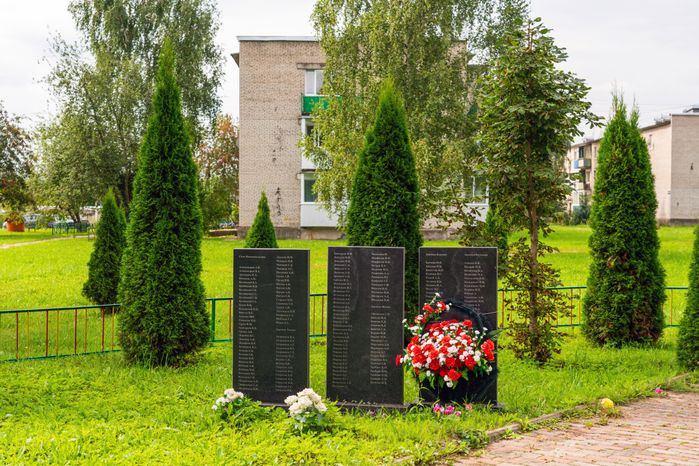 Мемориал «Воинам, павшим в годы Великой Отечественной войны» в селе Новоникольское Талдомского округа