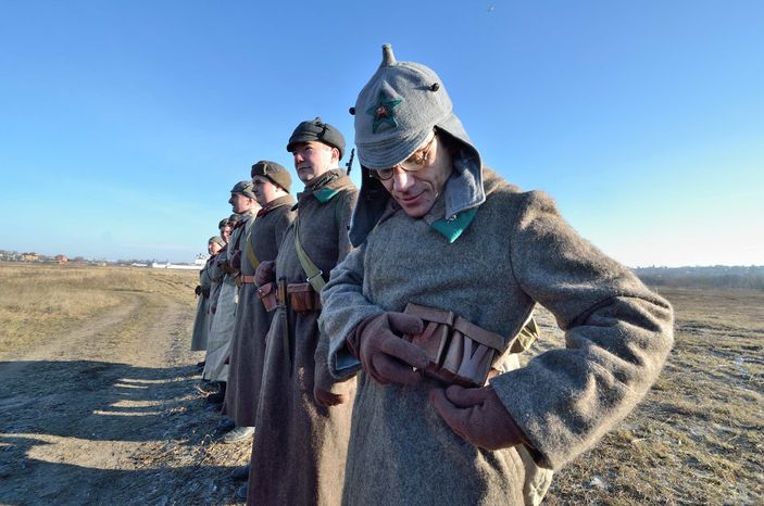 Реконструкция битвы под Москвой времен ВОВ в Ступинском районе