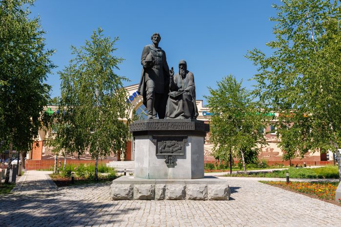 Памятник Савва Сторожевский и Юрий Звенигородский в Звенигороде