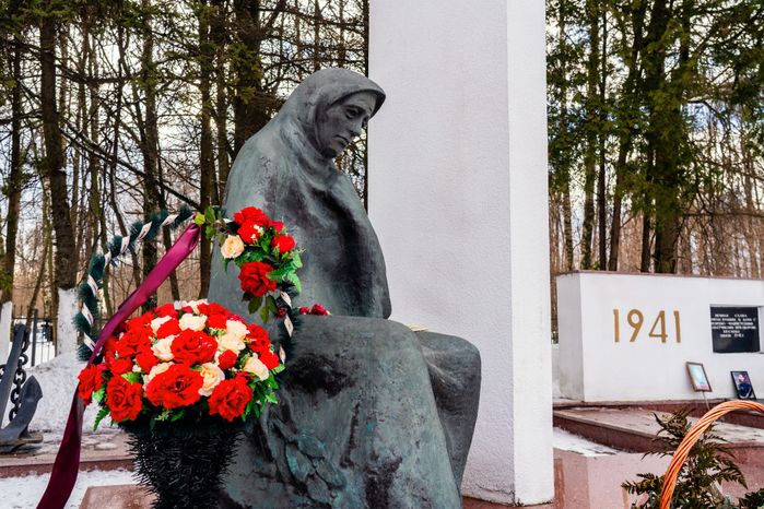 Мемориал «Скорбящая мать» в Солнечногорске