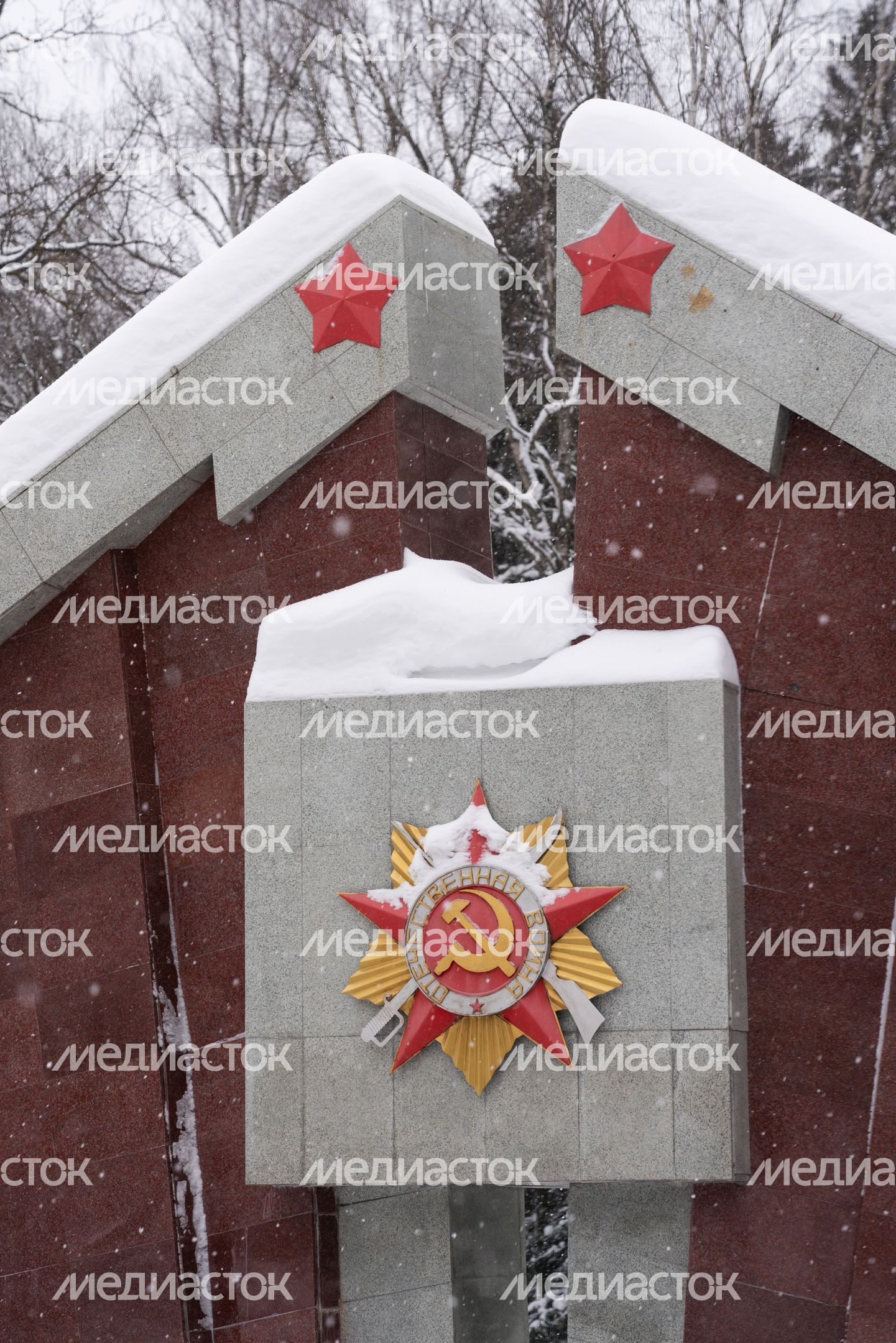 Памятник воинам, погибшим в Великой Отечественной войне, в поселке Селятино Памятник воинам, погибшим в Великой Отечественной войне, в поселке Селятино