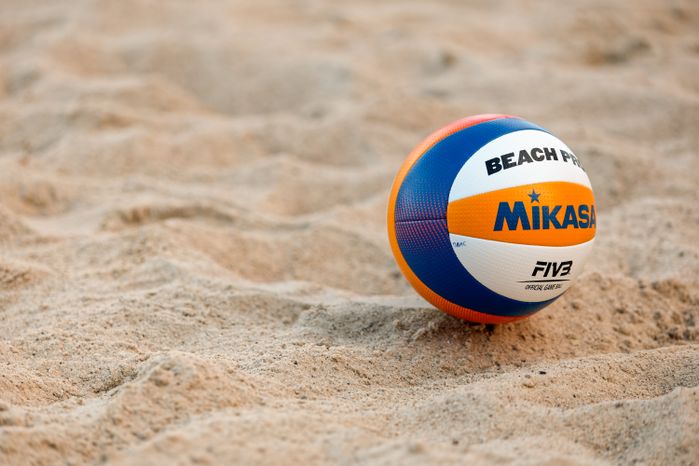Пляжный волейбол на новой площадке «Пойма volley» в Красногорске