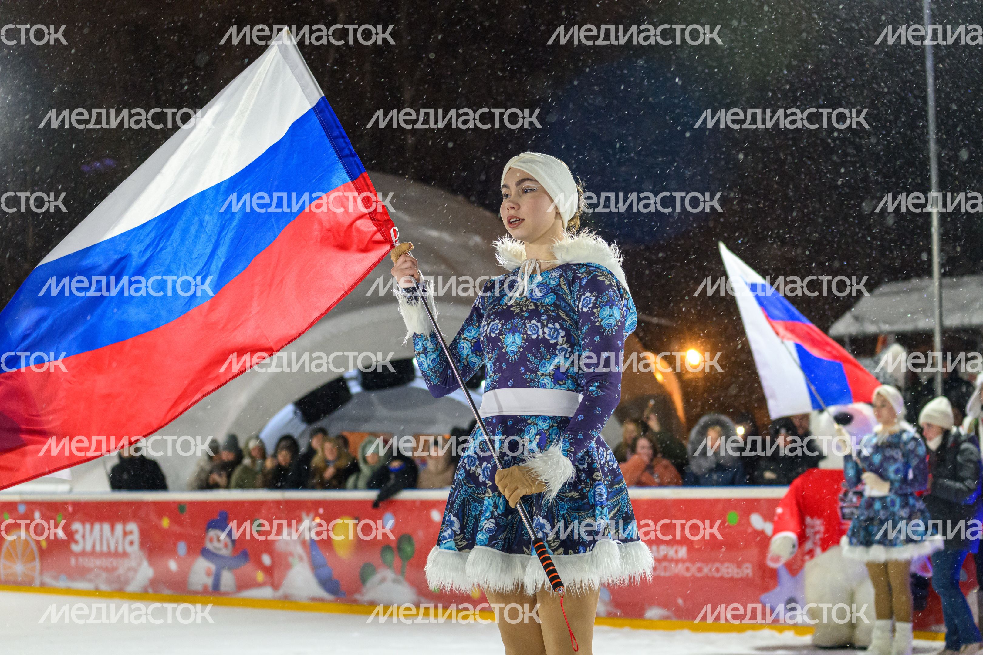 "Выходи во двор": легенды российского хоккея сразились со сборной Долгопрудного "Выходи во двор": легенды российского хоккея сразились со сборной Долгопрудного