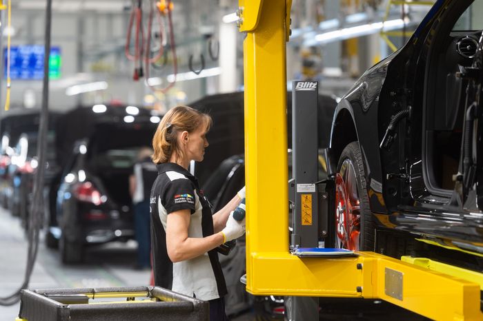 Открытие автомобильного завода Mercedes‑Benz в Подмосковье
