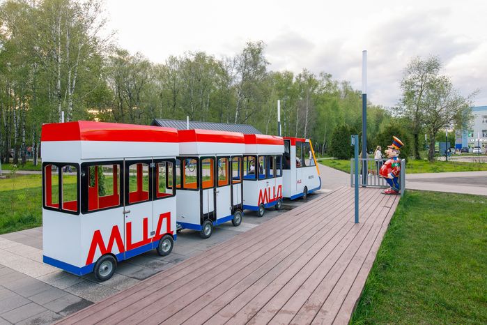 Мини-поезд «Иволга» МЦД в парке культуры и отдыха в Лобне