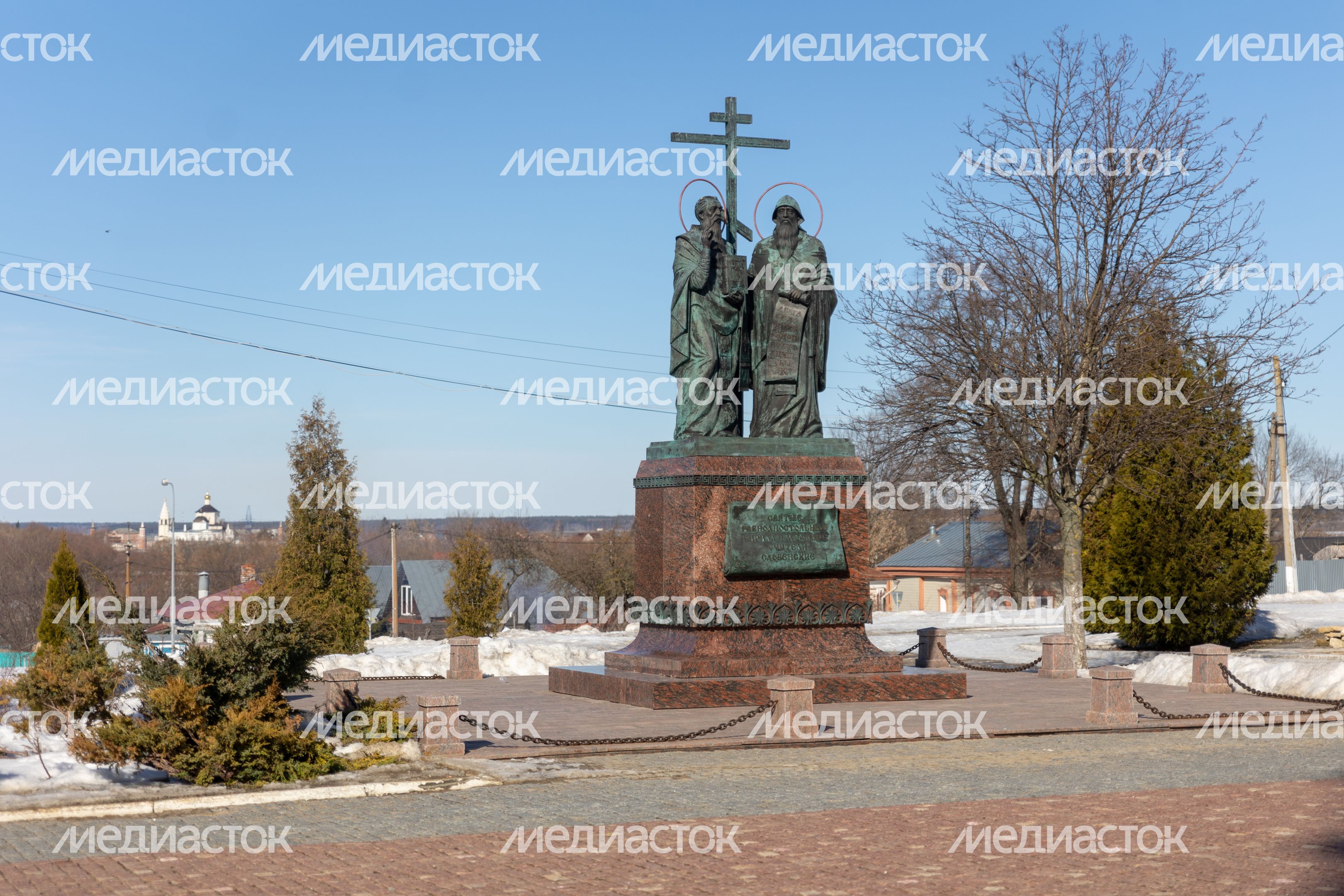 Коломенский кремль. Соборная площадь и Пятницкие ворота Коломенский кремль. Соборная площадь и Пятницкие ворота