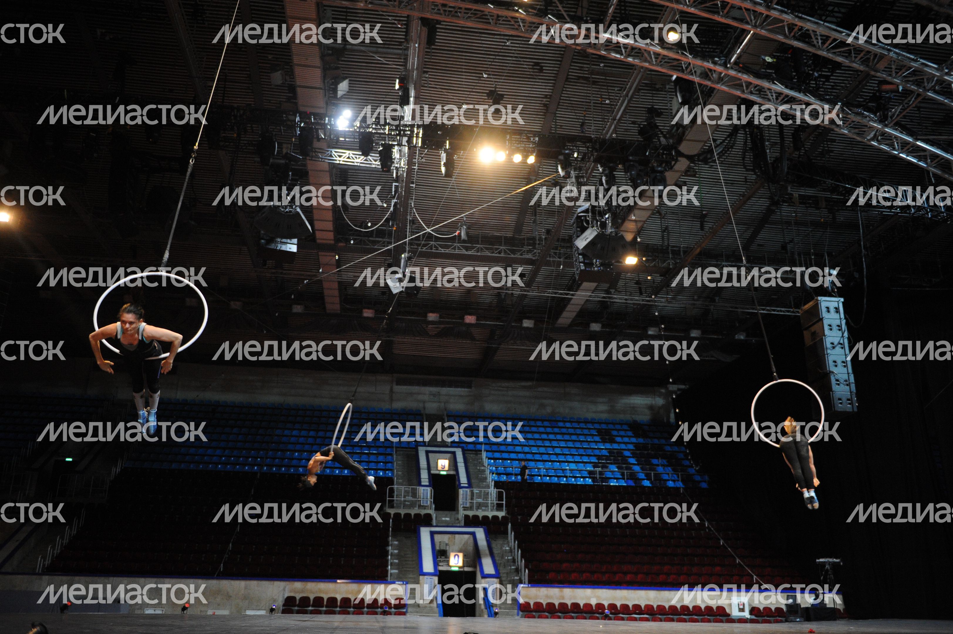 Репетиция шоу театра Cirque du Soleil Репетиция шоу театра Cirque du Soleil