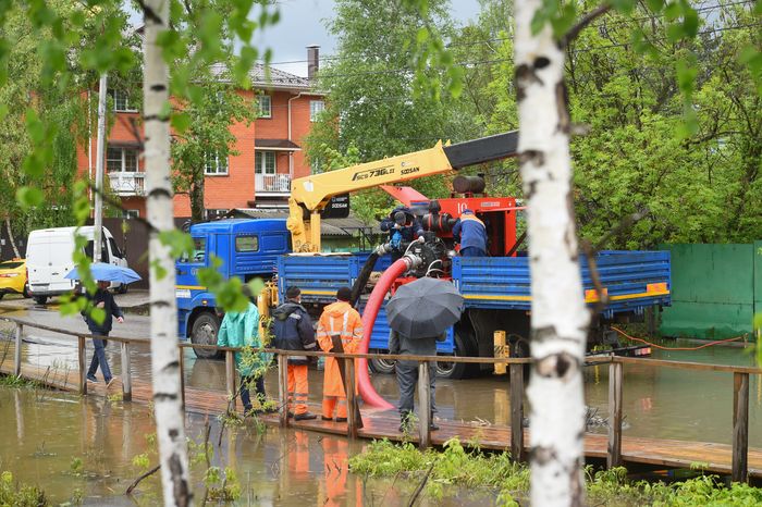 Кадры с мест подтоплений в Красногорске