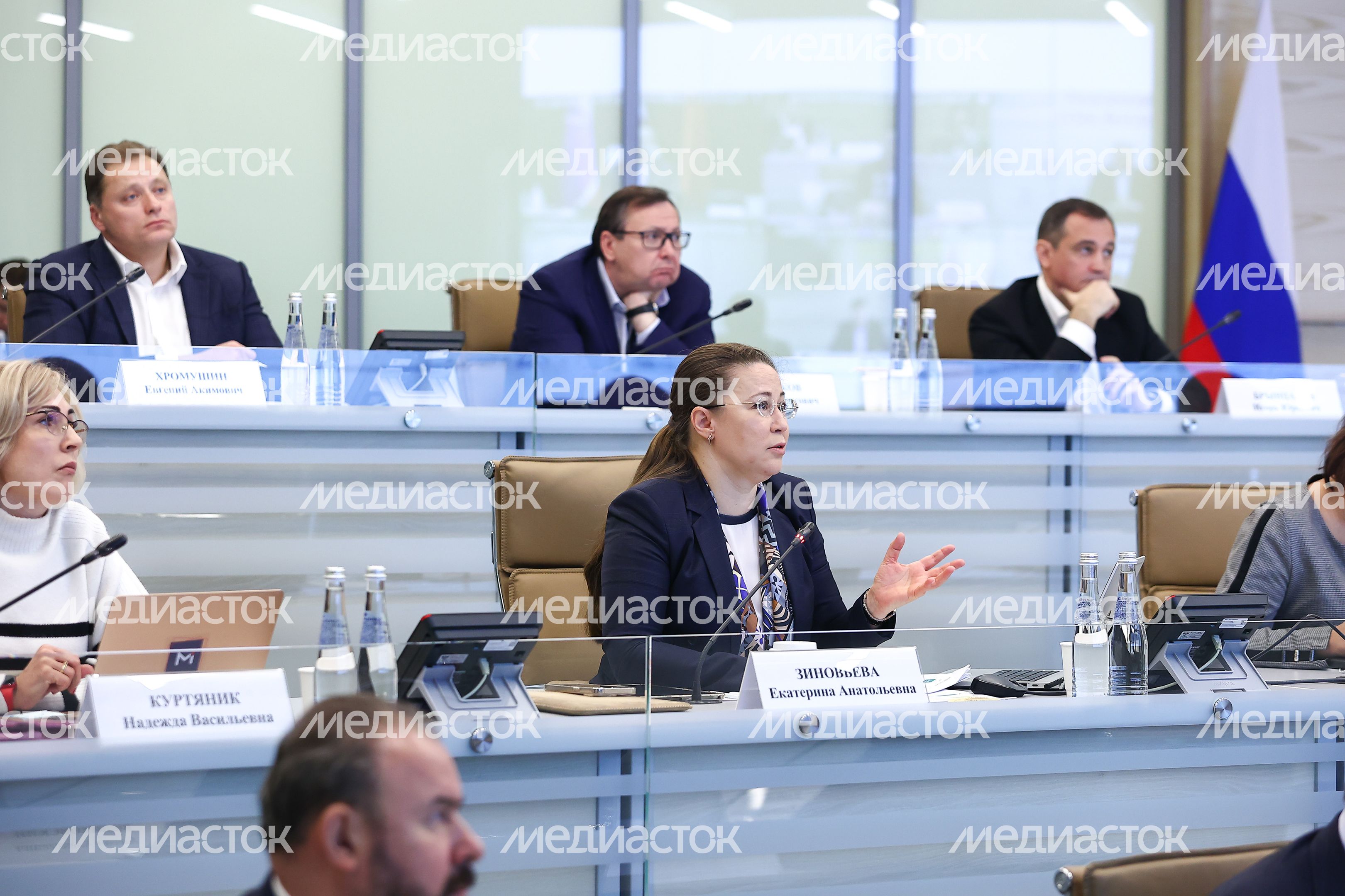 Совещание губернатора с руководящим составом правительства региона и главами округов