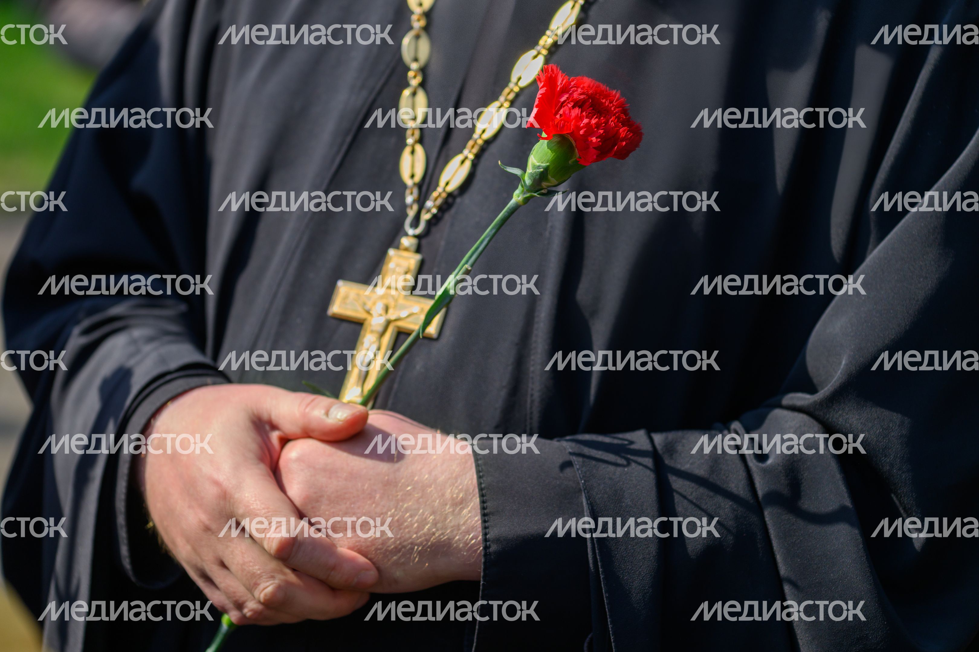 Возложение цветов к мемориалу в Дмитровском округе в преддверие Дня Победы Возложение цветов к мемориалу в Дмитровском округе в преддверие Дня Победы