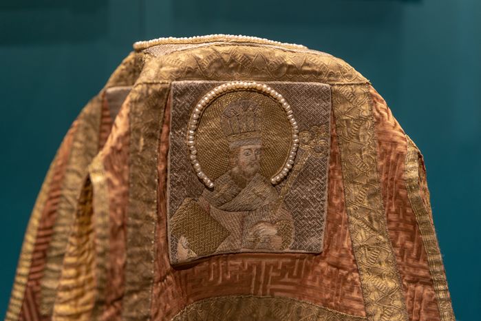 Экспозиция "Реликвии и сокровища Троице-Сергиевой Лавры XVIII-XIX"