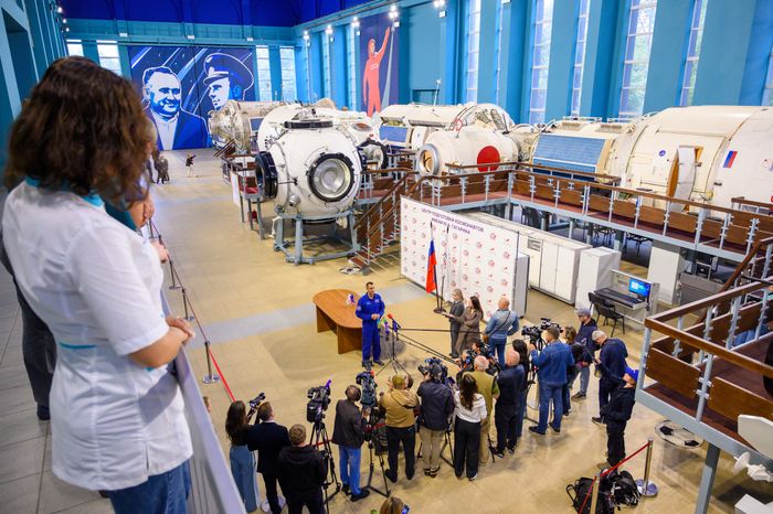 Космонавт Роскосмоса Сергей Тетерятников на комплексной тренировке в Центре подготовки космонавтов Звездного городка