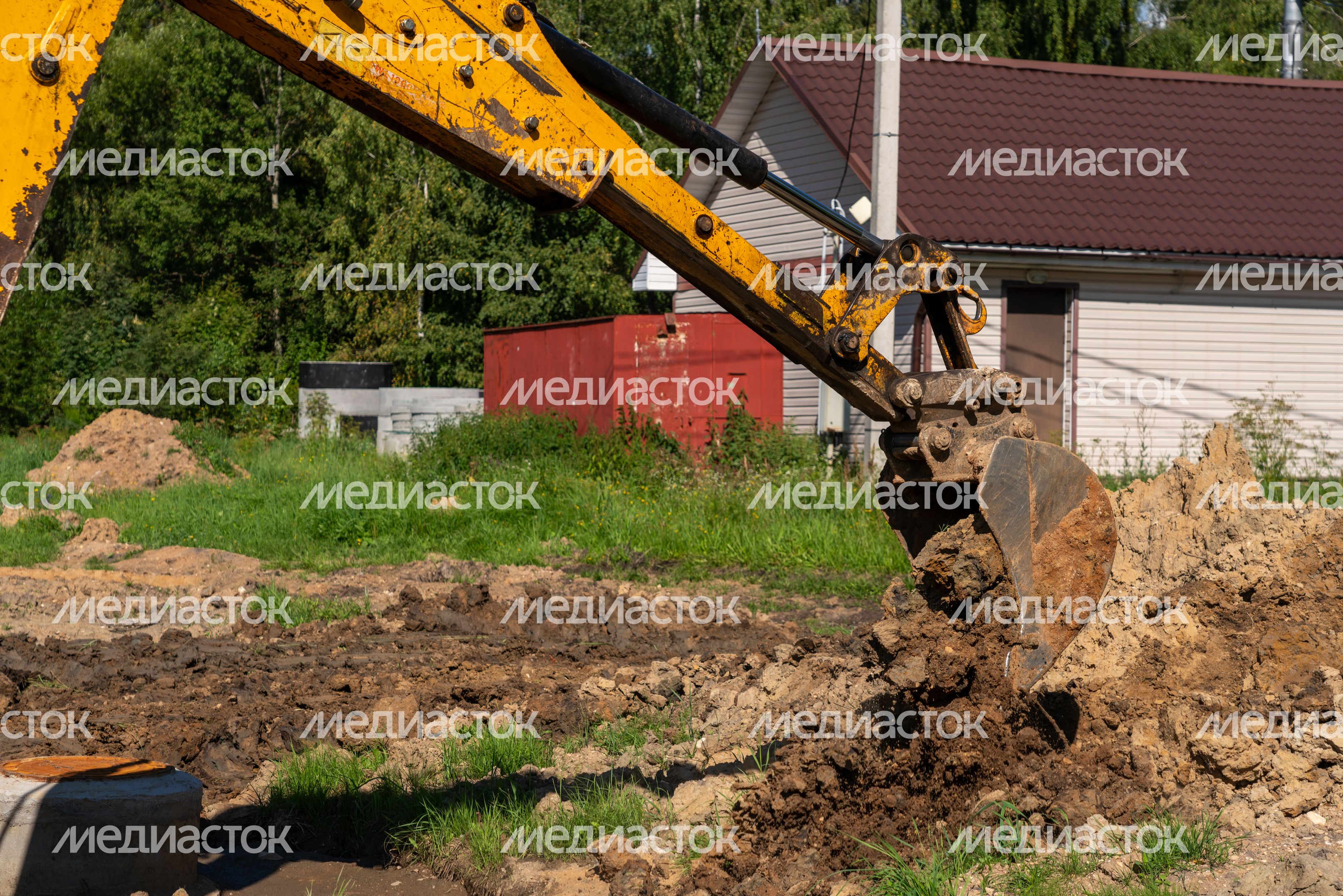 Ремонт трубопровода холодного водоснабжения в поселке Бородинское Поле Можайского округа