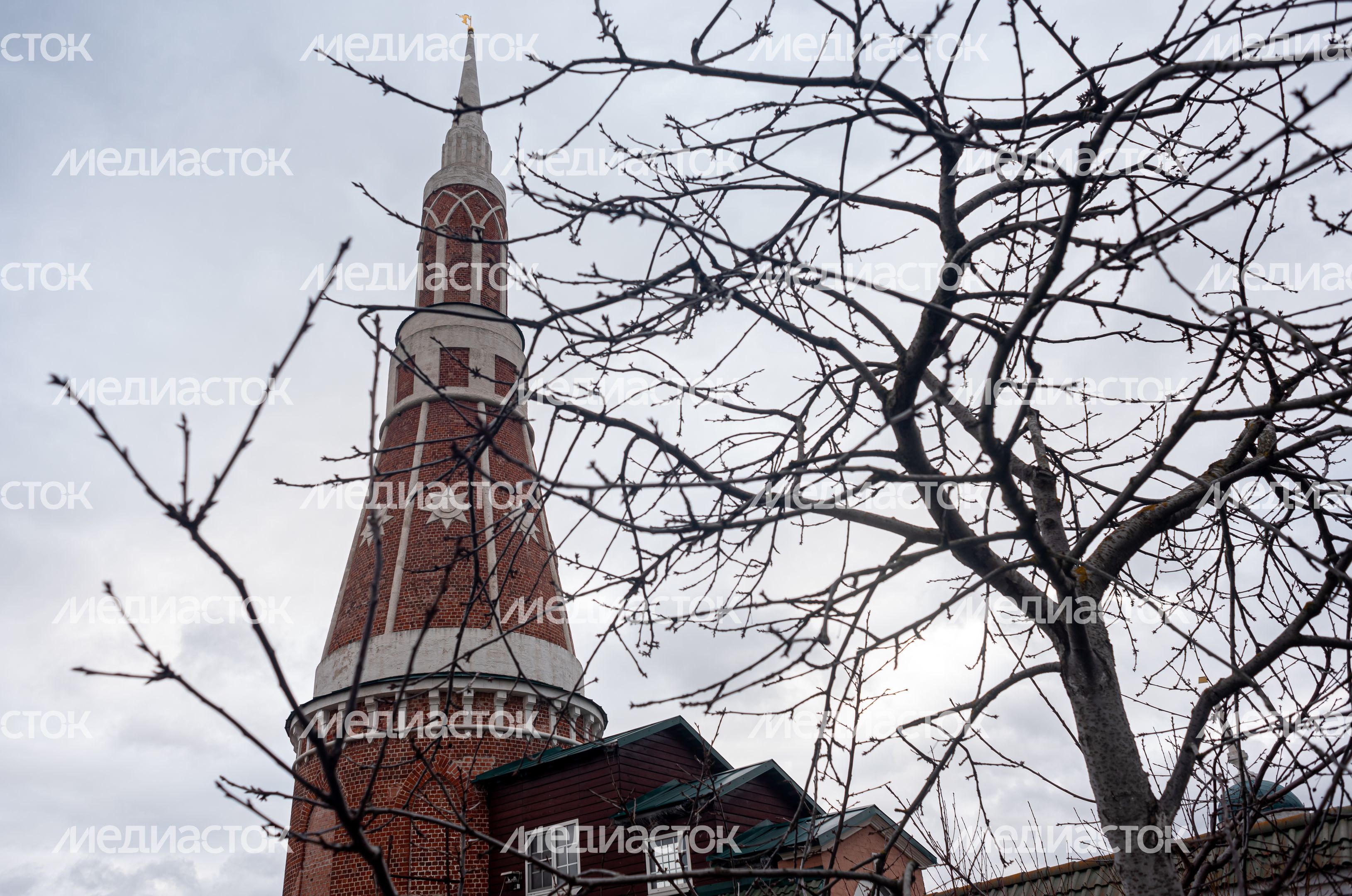 Осенние виды Богоявленского Старо-Голутвина мужского монастыря