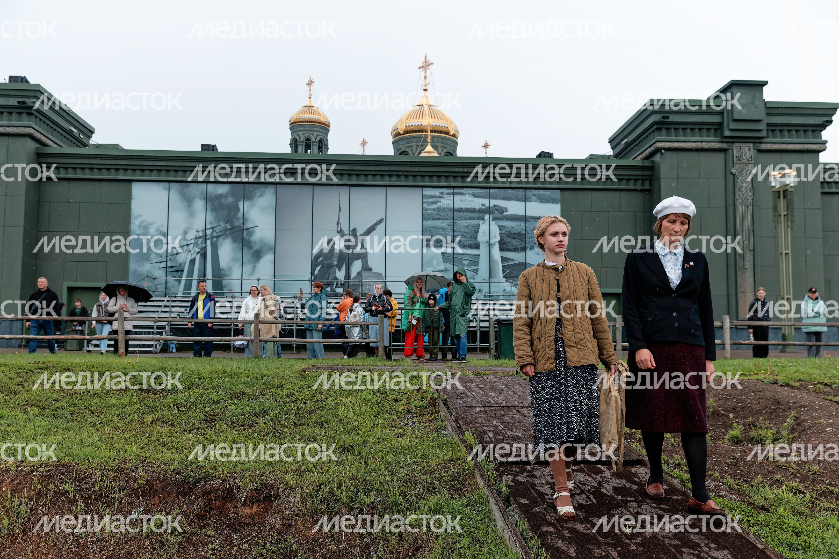 Военно-историческая реконструкция «Первый день войны» у Главного храма ВС РФ в День памяти и скорби Военно-историческая реконструкция «Первый день войны» у Главного храма ВС РФ в День памяти и скорби