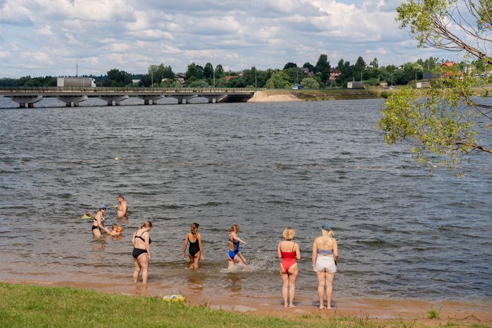 Пляж у Озернинского водохранилища вблизи деревни Нововолково Рузского округа