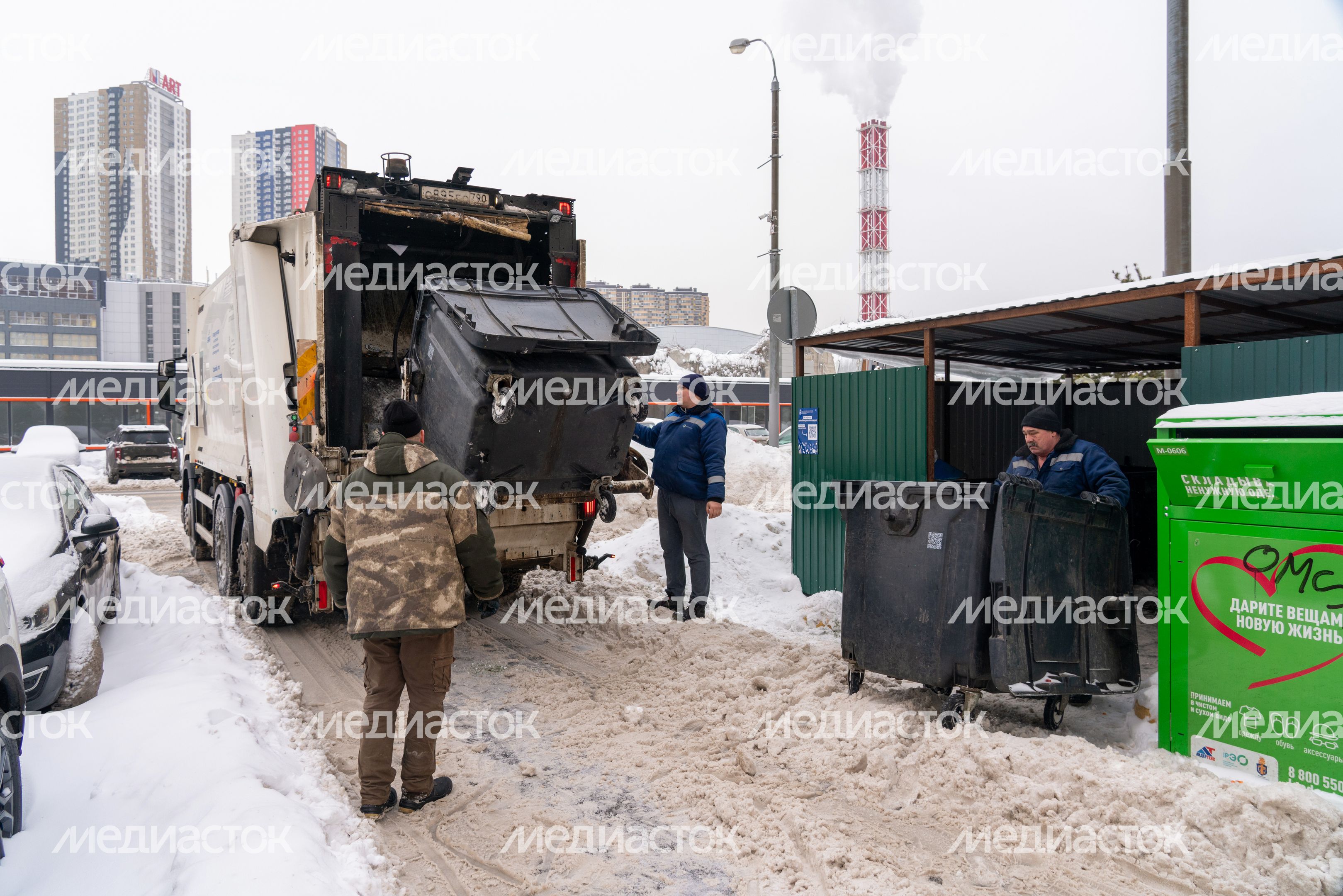 Работа мусоровозов зимой в Красногорске Работа мусоровозов зимой в Красногорске