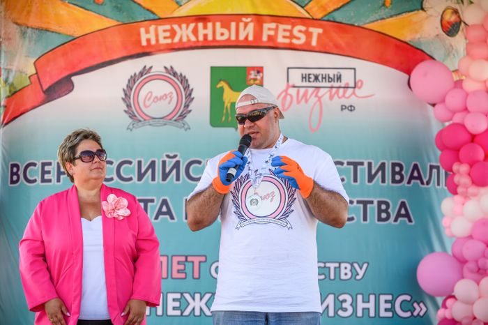 Русский Халк Сергей Агаджанян на фестивале «Нежный Fest 2024» в Бронницах
